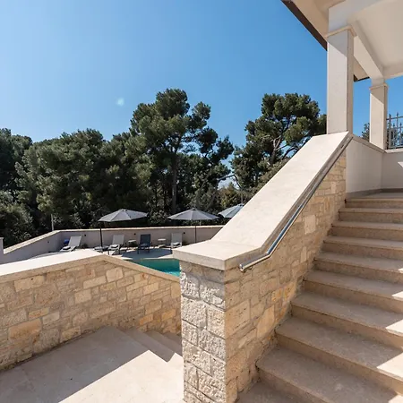 Salteria 3, Pool, Private Territory, Pinery רוביני