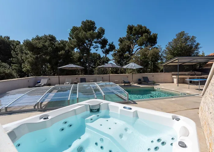 Salteria 3, Pool, Private Territory, Pinery וילה רוביני