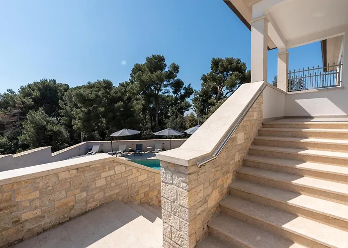 Salteria 3, Pool, Private Territory, Pinery רוביני