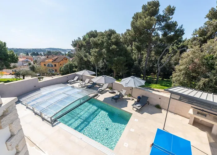 Salteria 3, Pool, Private Territory, Pinery רוביני